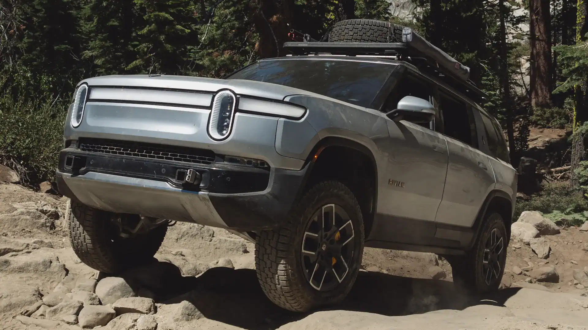 Rivian R1S elektromos offroad terepjáró, teljes off road felszereltséggel, egyedi kiegészítőkkel, akciós áron ,