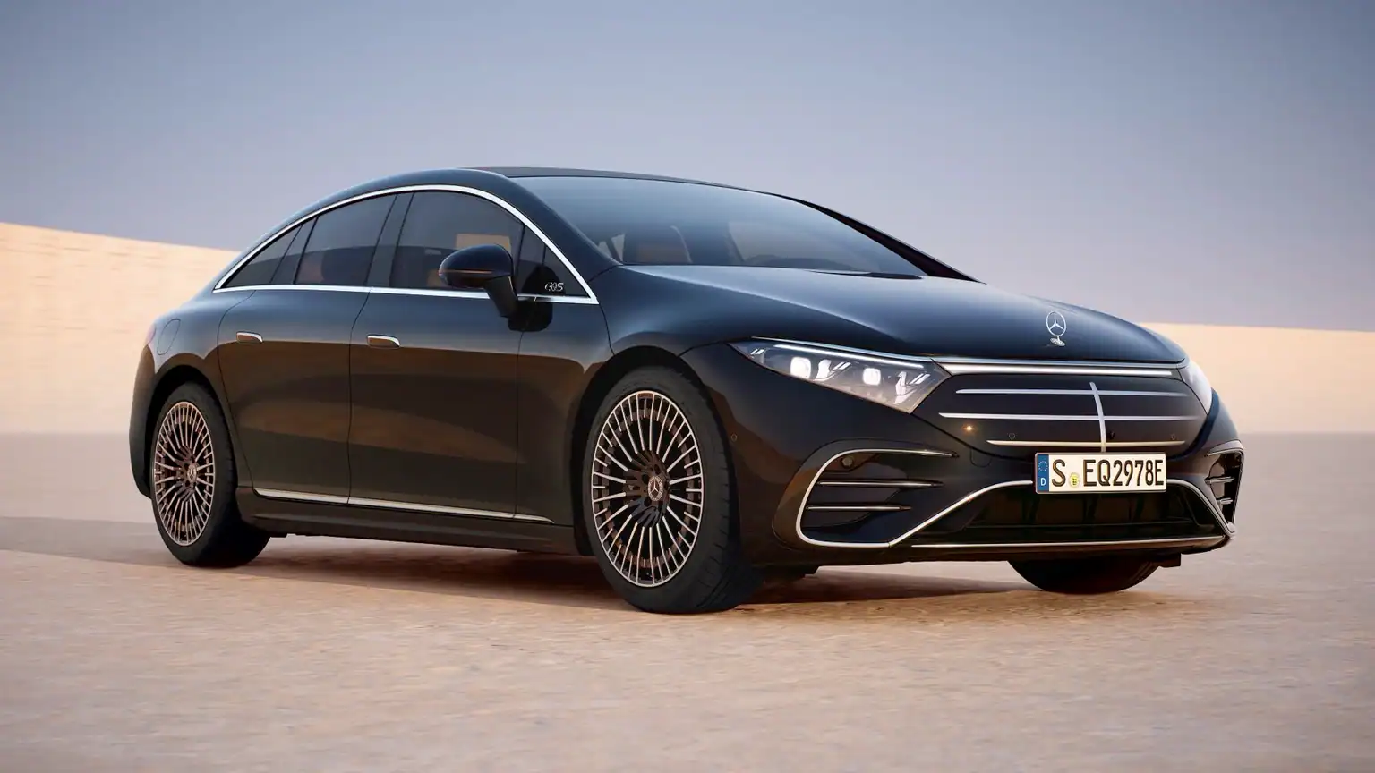 mercedes eqs elektromos jármű, továbbra is az egyik legjobb prémium modell,