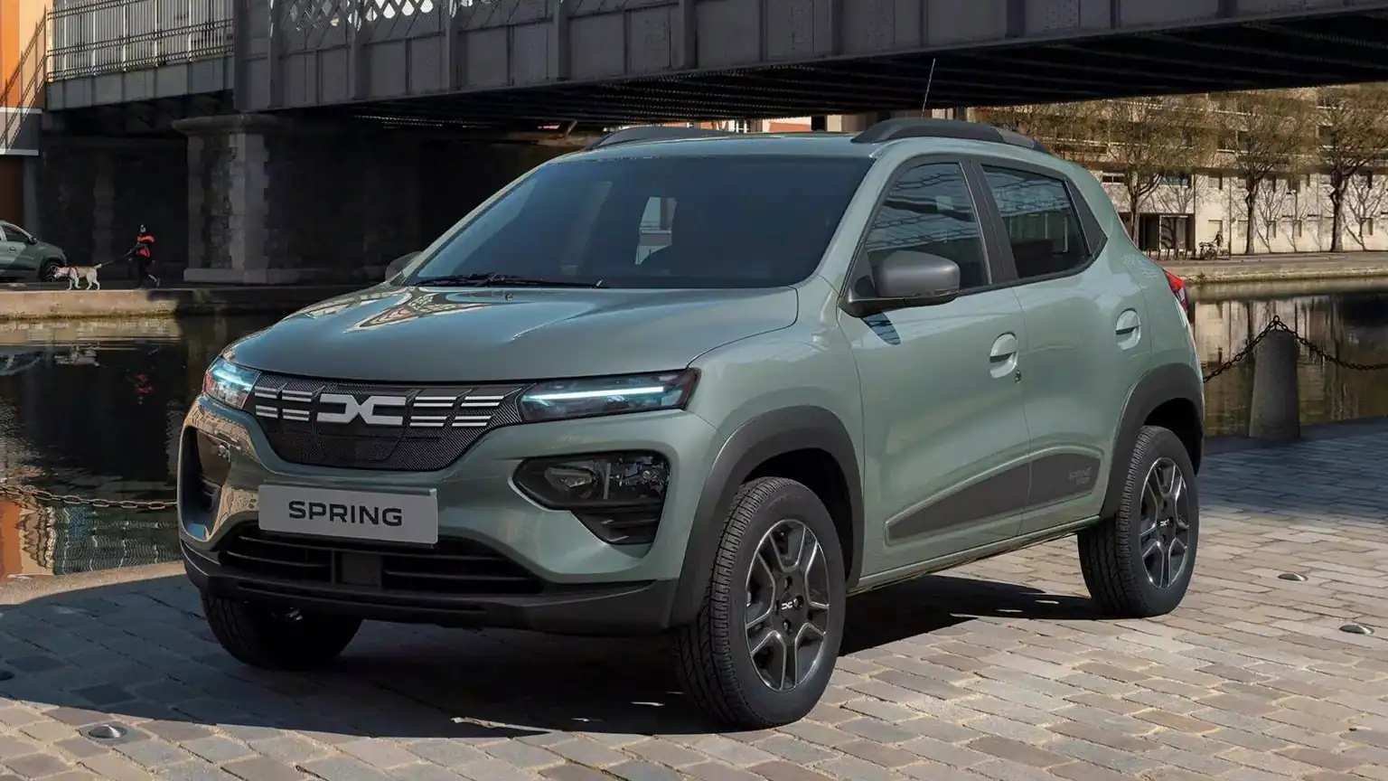 Dacia Spring belépő elektromos autó városi használatra, ideális választás rövid távokra