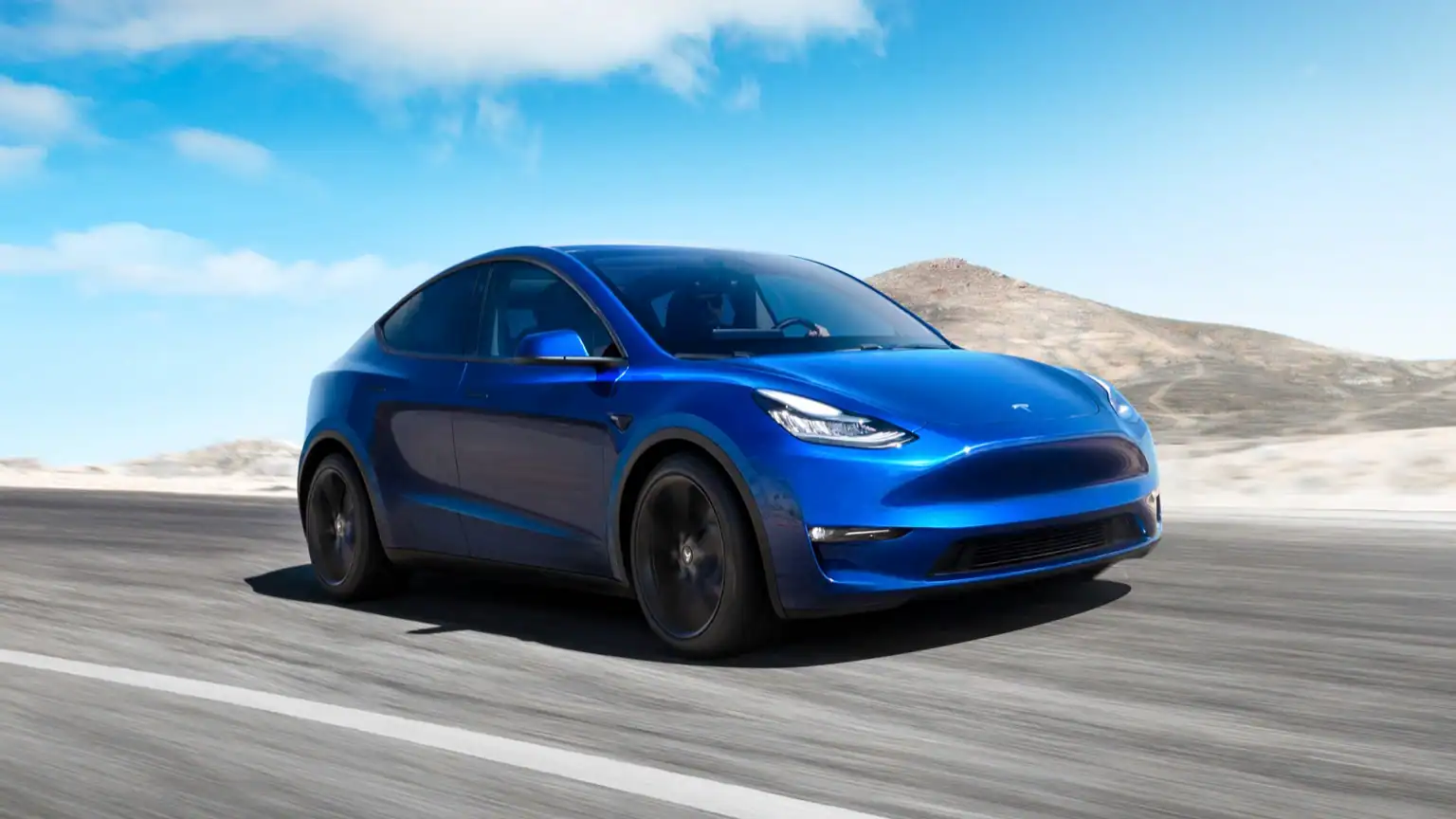 Tesla Model Y elektromos SUV család számára, nagy hatótávot kínál és kényelmes utazást tesz lehetővé